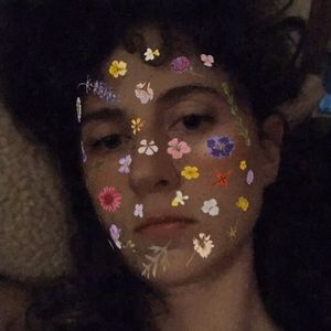 Meet your Posher, Caitlin